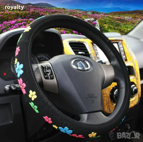 Дамски калъф за волан – Черно кадифе с апликации цветя, снимка 1