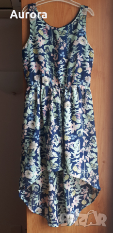 H&M ефектна рокля, 8- 9 год., като нова, снимка 3 - Детски рокли и поли - 36419913