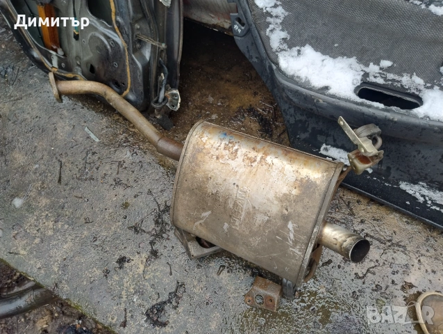 Гърне Задно За Нисан Примера Седан 1991г / Nissan Primera Sedan 1991y, снимка 2 - Части - 53520767