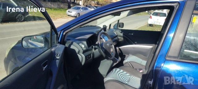 Продавам Toyota Corolla verso, снимка 14 - Автомобили и джипове - 52433793