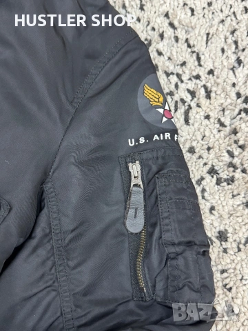 Мъжки бомбер ALPHA INDUSTRIES. Размер S, снимка 2 - Якета - 53066523