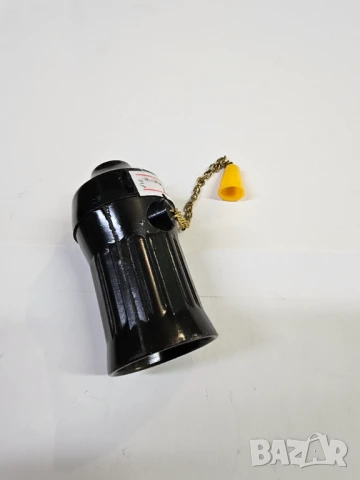 Фасунга с въженце за включване и изключване осветление