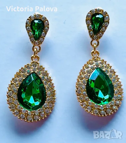 Красиви модерни обеци зелен камък Германия, снимка 3 - Обеци - 49236027