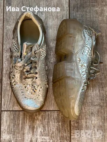 Блестящи сиви ежедневни елегантни удобни маратонки камъни диаманти цирконий 39 номер , снимка 3 - Дамски ежедневни обувки - 47365110