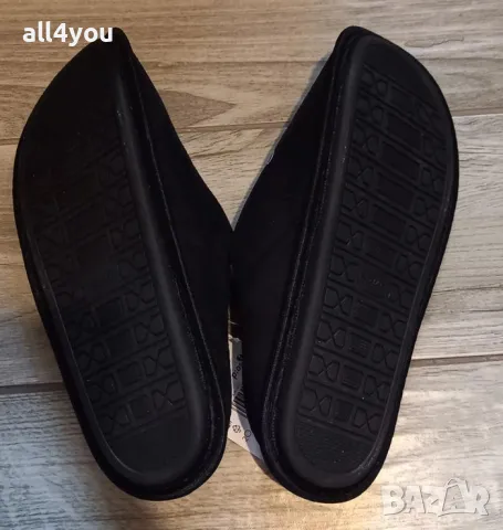 Чехли Friends - Central Perk - Черни, снимка 2 - Пантофи - 49453478