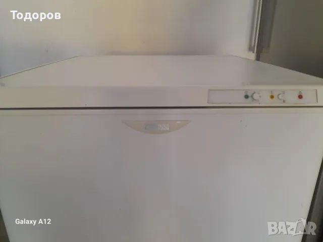 Малък фризер Zanussi, 110 l , снимка 3 - Фризери - 49469346