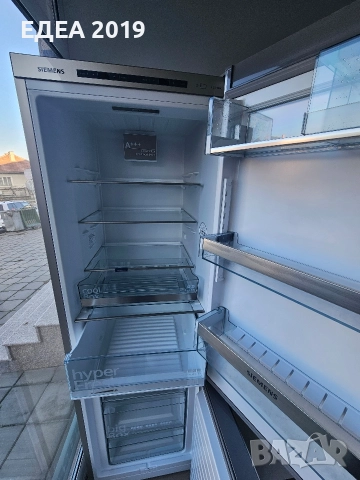 Хладилник с фризер Siemens, снимка 6 - Хладилници - 52738418