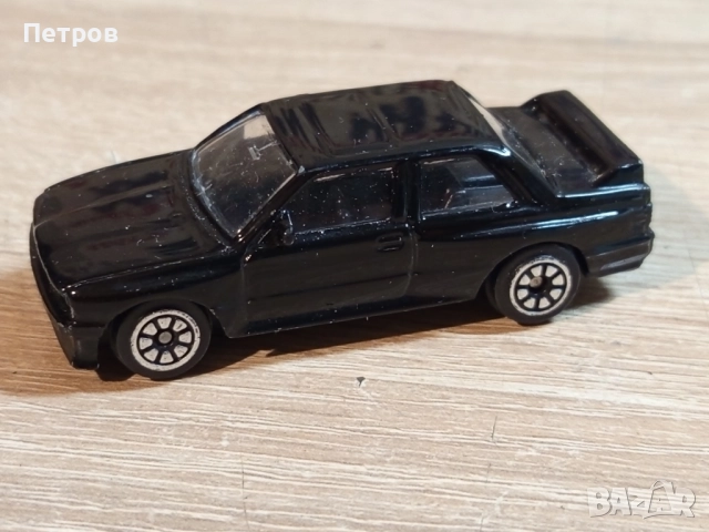 Метални автомобилчета, снимка 17 - Коли, камиони, мотори, писти - 51849296