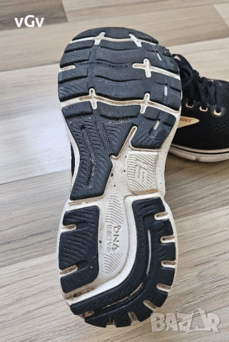 Дамски маратонки Brooks Ghost 15 - 40, снимка 8 - Маратонки - 52919728