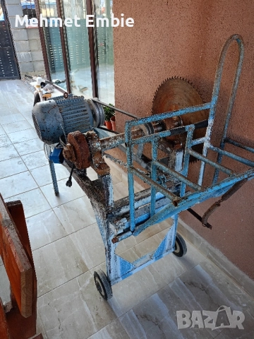 циркуляр за рязане на дърва 