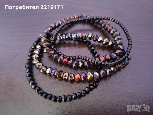 Комплект гривни от стъклени кристали и ситни мъниста, снимка 9 - Гривни - 51684347