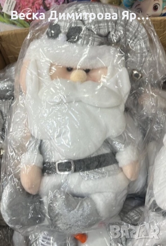 Плюшена играчка Дядо Коледа – седяща коледна декорация в сив или розов вариант, снимка 7 - Декорация за дома - 52120575