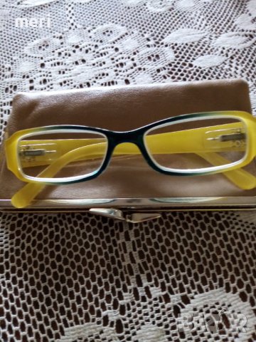 Продавам очила+калъвче