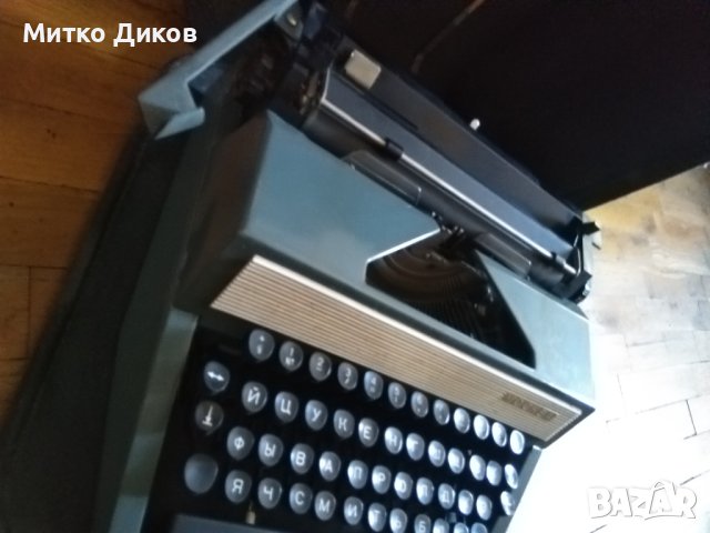 Пишеща машина от соца Москва нова в кожен калъф 1973г., снимка 12 - Антикварни и старинни предмети - 43765155