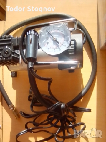 Предлагам електрическа помпа за автомобилини гуми , снимка 2 - Компресори - 52850110