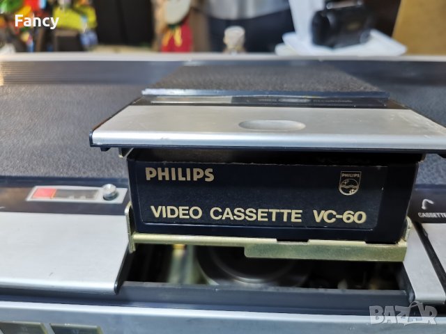 Видео касетофон Grundig BK 2000 color , снимка 13 - Антикварни и старинни предмети - 43817995