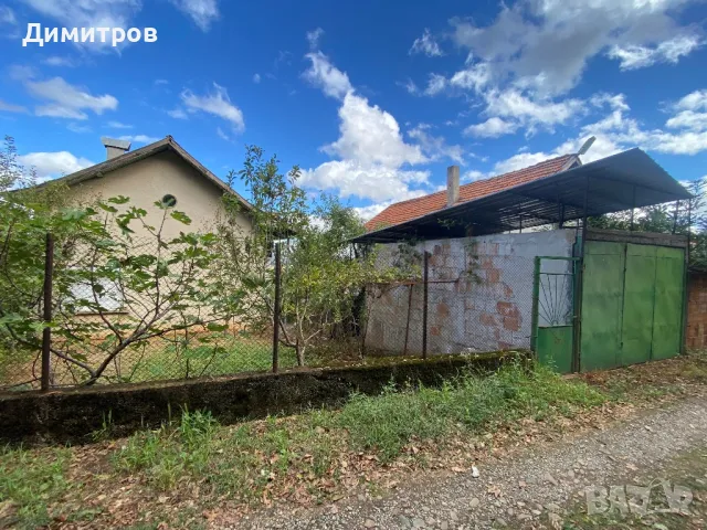 Продавам двуетажна вила с гараж, снимка 10 - Вили - 49487198