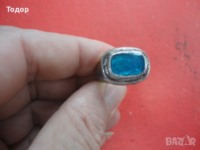 Бронзов пръстен с камък 