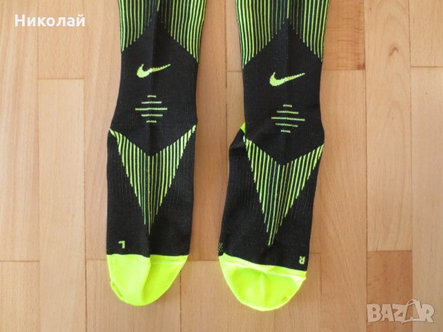 nike elite hyper lightweight compression socks black volt , снимка 10 - Дамски чорапи - 32541186