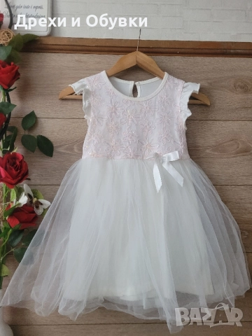 Детска официална бяла рокля с пайети и розови цветчета 