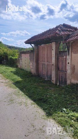Продавам къща с двор в село Нисово , снимка 2 - Къщи - 40671034