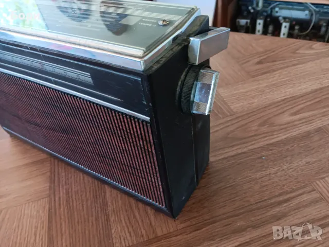 VEF Spidola 252 радио, снимка 6 - Радиокасетофони, транзистори - 49969429