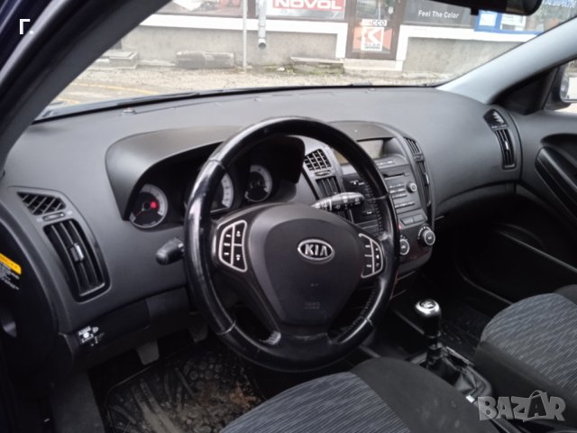 Киа Сиид, снимка 3 - Автомобили и джипове - 43356365