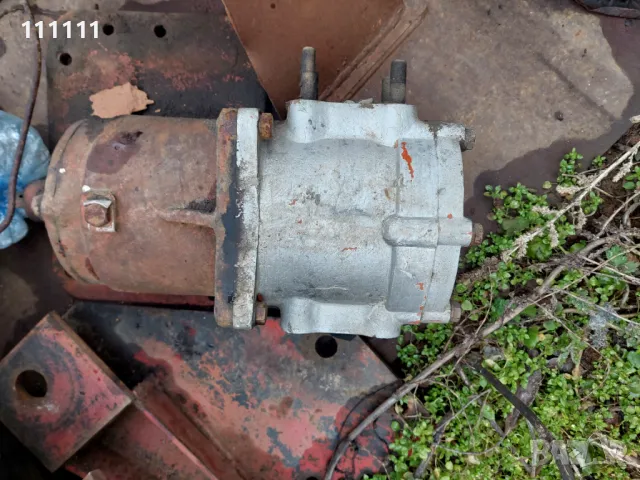 Части от Багерна уредба на трактор 