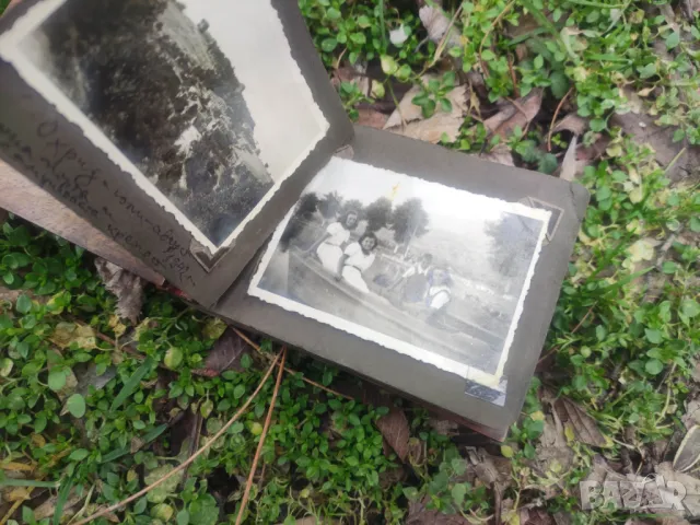 Старо албумче Охрид 1942 дърворезба  с посвещение   8/13 см .  Само 13 малки семейни снимки останали, снимка 4 - Други ценни предмети - 49049831