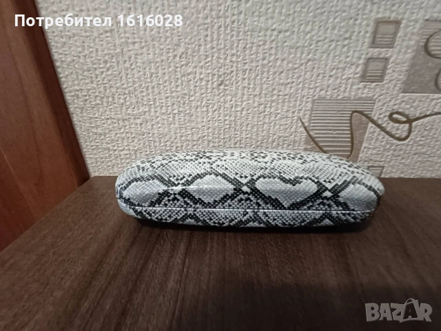 Калъф за очила със змийски мотив., снимка 2 - Слънчеви и диоптрични очила - 50665851