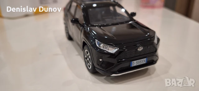 Toyota RAV4 1:32 с отваряеми врати, капак, светещи фарове и стопове, снимка 15 - Коли, камиони, мотори, писти - 51210868