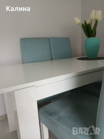 Прадавам масивна  маса бял гланц, снимка 2 - Маси - 53095215