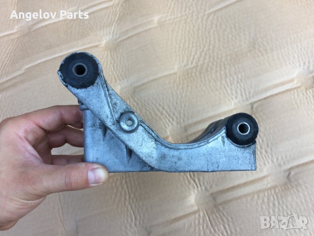 Стойката на генератора за BMW E30 E34 (M40 M42), снимка 3 - Части - 23058003