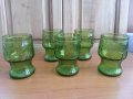 Стъклени чаши цветно зелено стъкло , снимка 1 - Антикварни и старинни предмети - 37056246