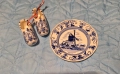 Холандски малки обувчици и чинийка Delft, снимка 1