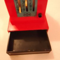 Играчка касов апарат -1960г натискасе черния бутон и излиза чекмеджето със звън и при затваряне , снимка 9 - Антикварни и старинни предмети - 44060101