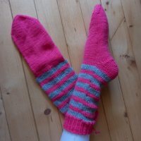 Ръчно плетени дамски чорапи размер 38, снимка 2 - Дамски чорапи - 37790326