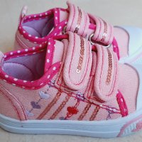 №20-№25, Бебешки гуменки в розово и синьо с мъниста и сърчица, снимка 3 - Бебешки обувки - 32876303
