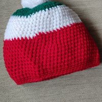 Ръчно плетени детски шапки от мека еко прежда, снимка 3 - Шапки, шалове и ръкавици - 38072222