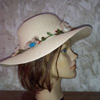Плажна шапка с периферия/ капела с цветчета, снимка 3 - Шапки - 37435481
