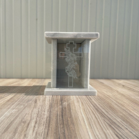 Фенер за паметник / нагробна плоча с гравиран кръст на стъклото, снимка 2 - Траурни и погребални услуги - 44875856
