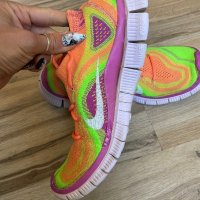 Оригинални цветни маратонки Nike Wmns Flyknit+! 40,5 н, снимка 6 - Маратонки - 43910547