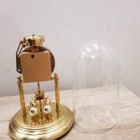 Немски настолен кварцов часовник с колба и с гонг, снимка 3 - Антикварни и старинни предмети - 38333343