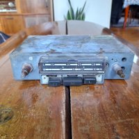 Старо автомобилно радио, снимка 1 - Антикварни и старинни предмети - 37097594