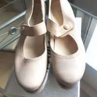 Нови обувки, снимка 2 - Дамски ежедневни обувки - 26390200