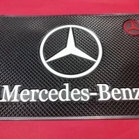 Mercedes-Benz Anti Slip mat подложка, снимка 1 - Аксесоари и консумативи - 44027654