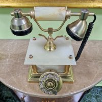Изключително красив антикварен италиански телефон от оникс и позлатен месинг , снимка 2 - Антикварни и старинни предмети - 43311628