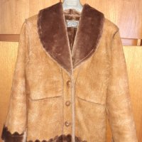 Кокетно кожено палто, снимка 1 - Палта, манта - 34762135