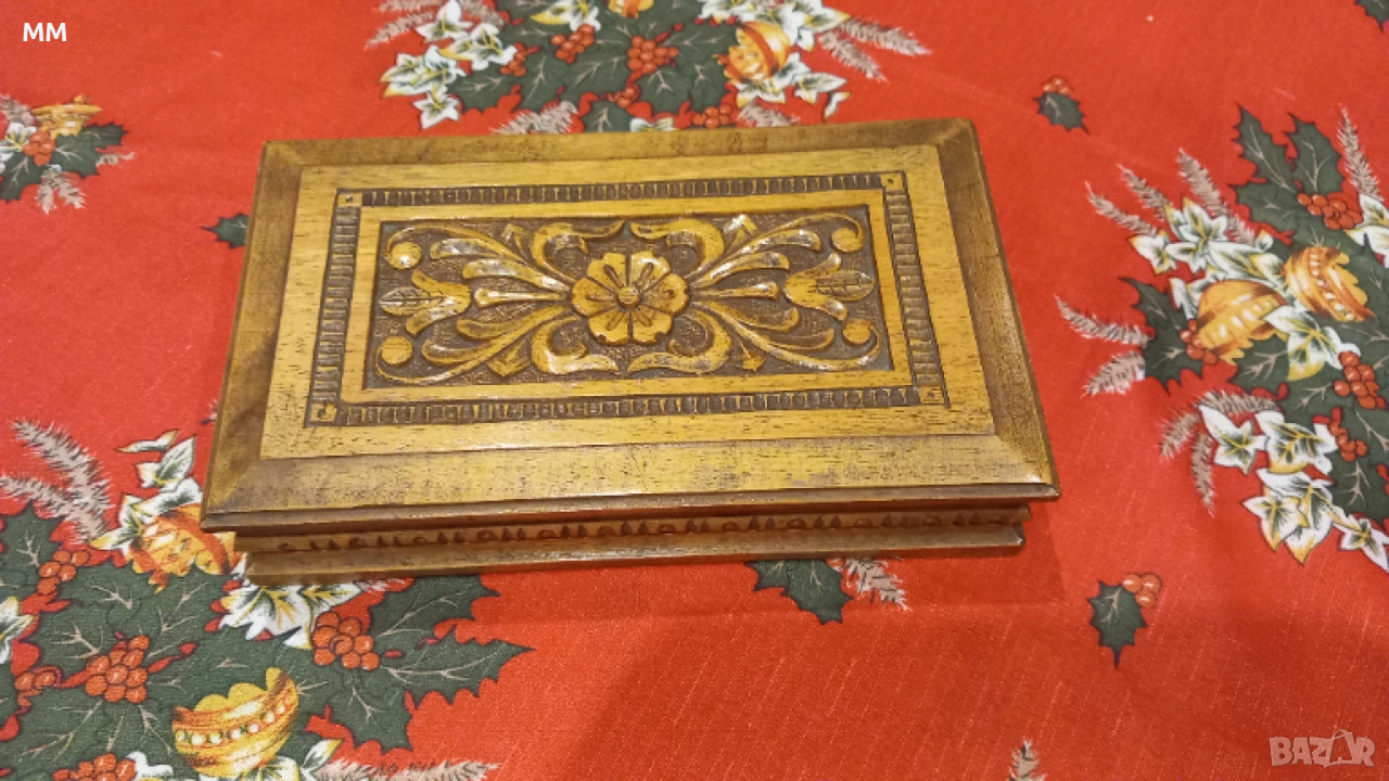 Стара дървена кутия за бижута , снимка 1