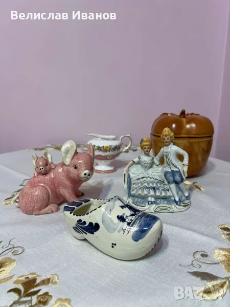 5 броя порцеланови фигурки с малки забележки.
Състоянието е видно от снимките., снимка 1